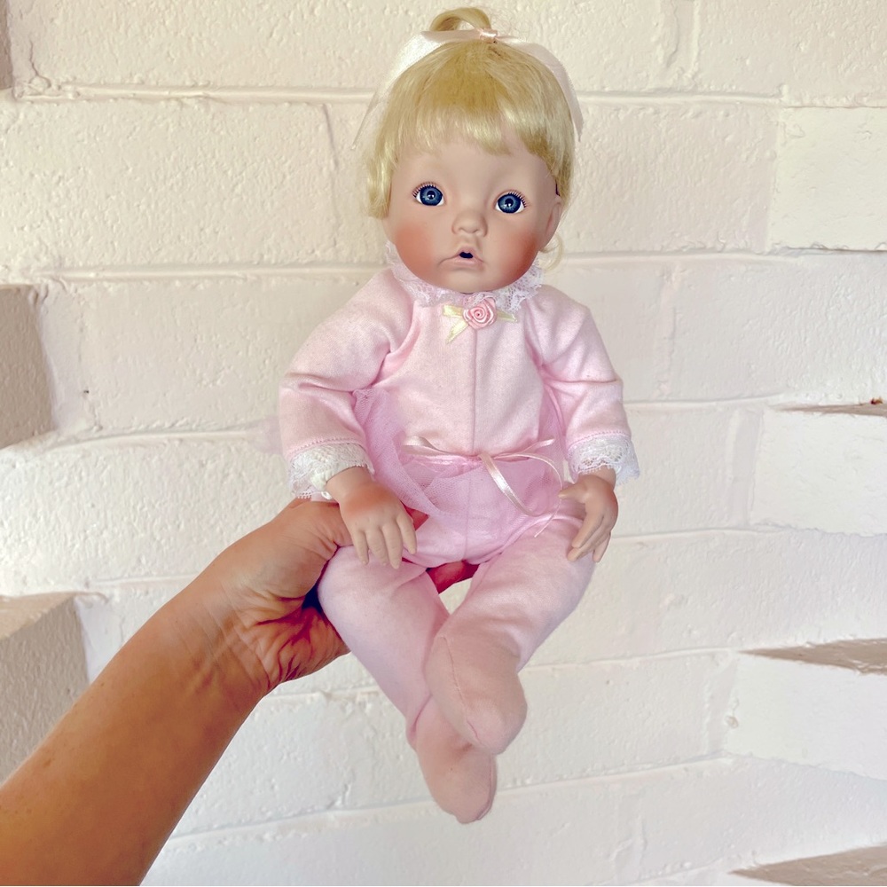 Sugar Plum Porcelana Doll – Ashton‎ Drake – 1993